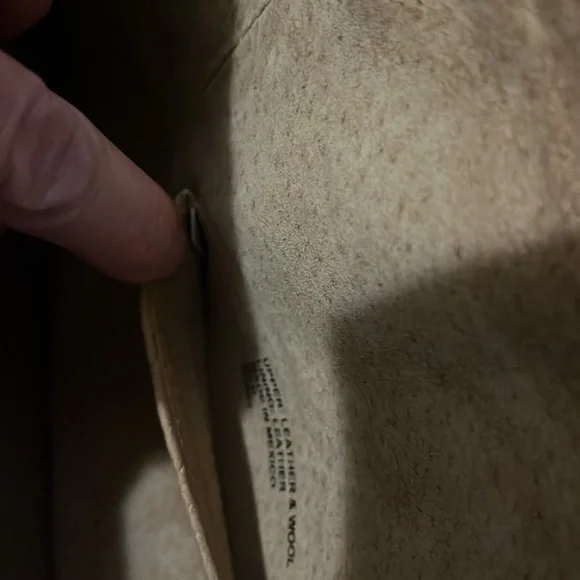 BornSouthwest style wool Red and Black Tote Bag leather straps & bottom GUC - Picture 8 of 12